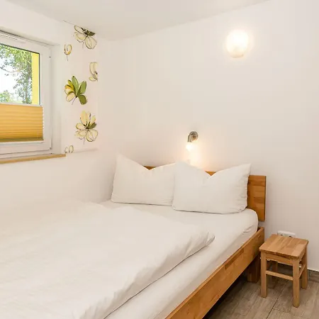 Bungis - 28 Ferienhaeuser Am Grimnitzsee G2